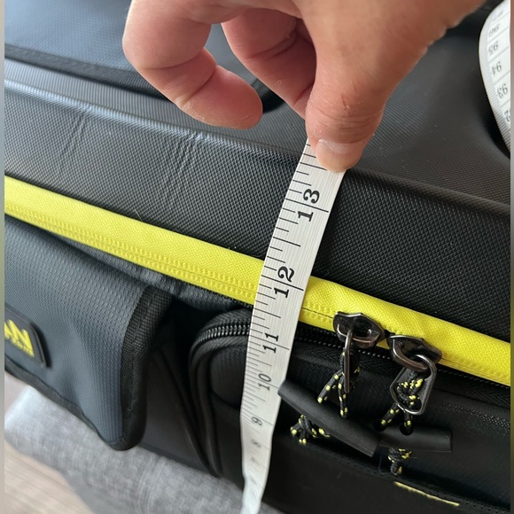 SOLD -Titan 50 Can Collapsible Cooler Ebony - Picture 13 of 14